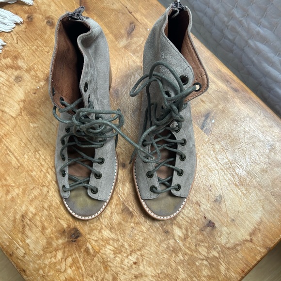 Jeffrey Campbell Brown Lace Up Boots - Picture 4 of 7